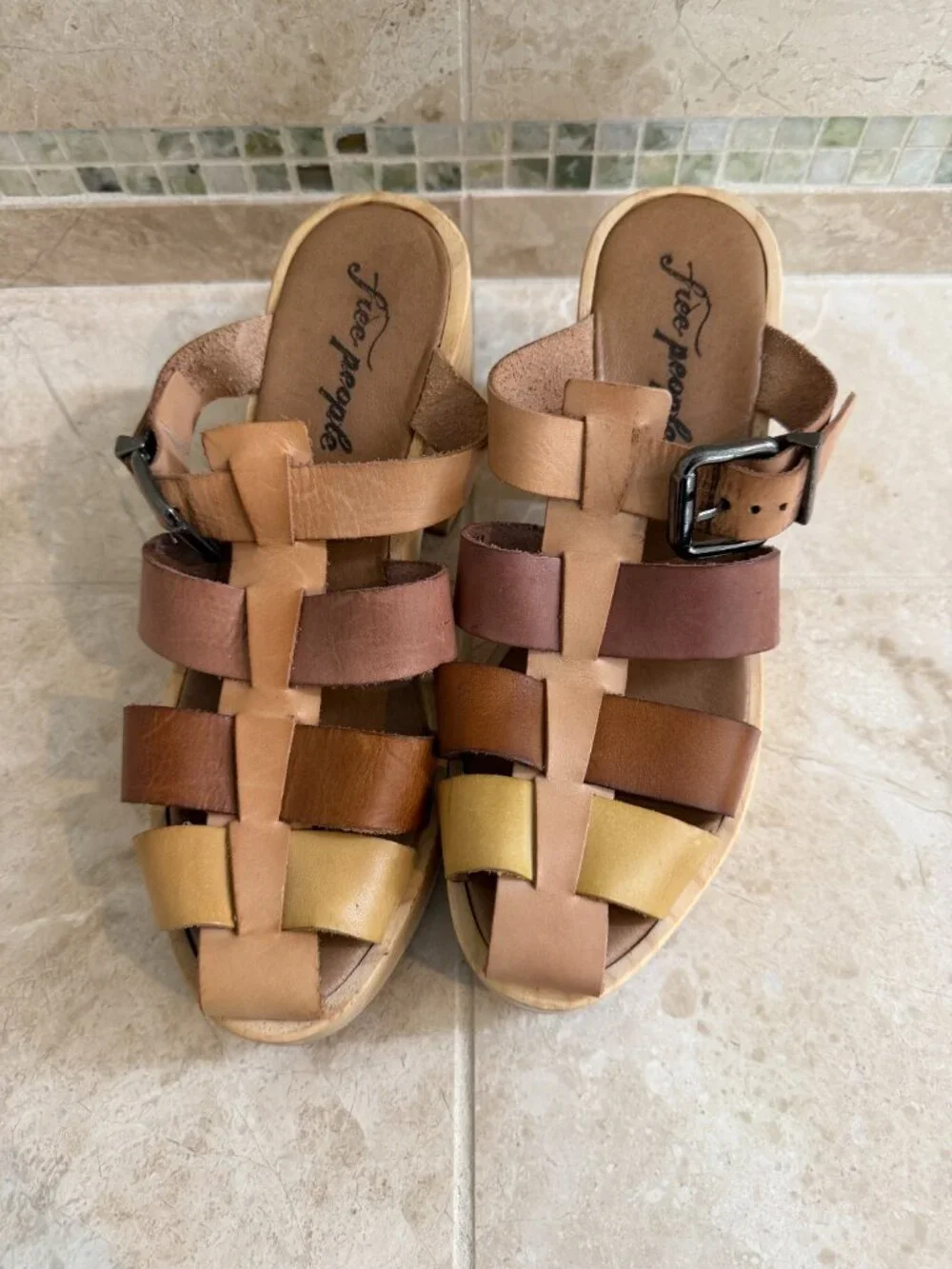 Free People Bellevue Clogs Wood Platform Shoes Sandals Size 38 / 7.5-8